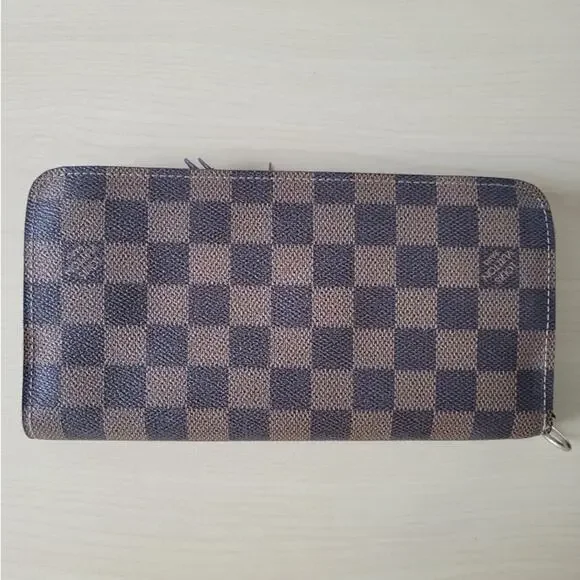 Brown Checkered snap Wallet - Picture 1 of 4